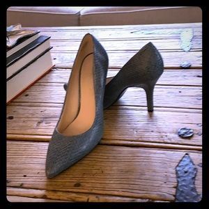 Nine West snakeskin pumps